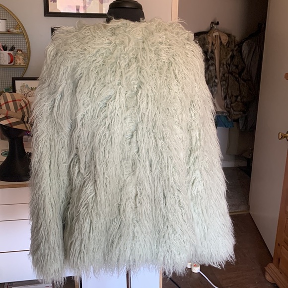 Mint Green Faux Fur Jacket. Size L - Picture 2 of 5